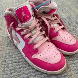 Nike 6Y Air Jordan Sneakers